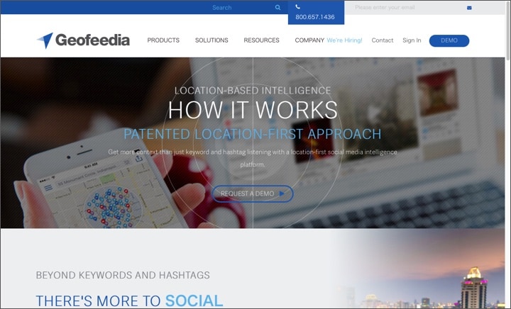 米国自由人権協会は、米警察当局がミズーリ州ファーガソンやメリーランド州ボルティモアでの抗議デモ参加者に関する情報を収集するため、ツイッター、フェイスブック、フェイスブック傘下のインスタグラムの位置情報やユーザーデータを利用していたと発表した。写真は警察にデータを提供していた米ジオフィーディア社のWebサイト