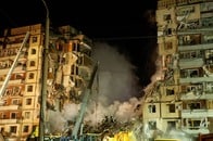 ロシア軍ミサイルに対抗できない──ドニプロ住宅に被弾、ウクライナの焦燥