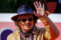 【写真】「気分が悪くなった」とまで酷評されたジョニー・デップの黄ばんだ歯