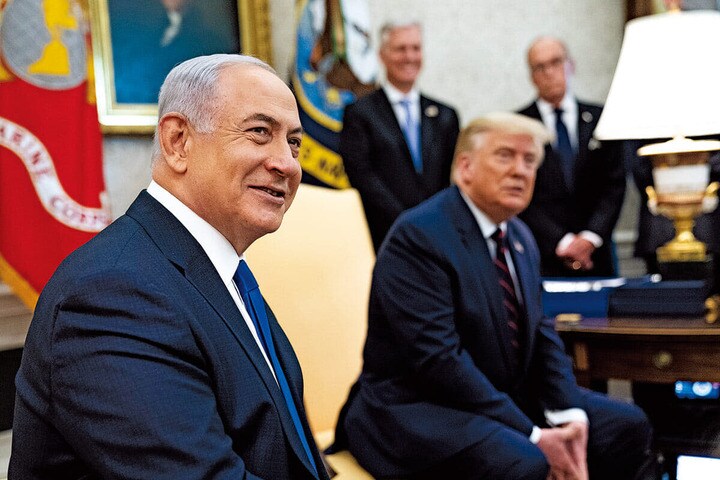 会談するネタニヤフ首相とトランプ大統領