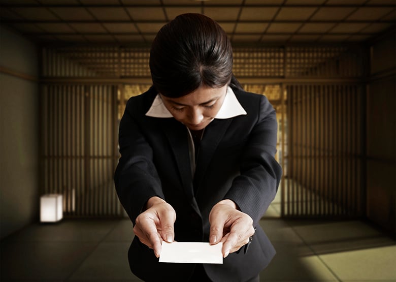 日本の対面型コミュニケーションが生産性を大きく損なっている　TAGSTOCK1-iStock.　