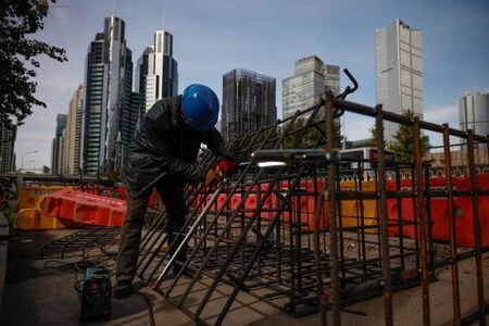 　１１月１６日、中国国家統計局が発表した１０月の鉱工業生産は前年同月比６．９％増加と、７カ月連続で増えた。北京で１０月２７日撮影（２０２０年　ロイター／Thomas Peter）