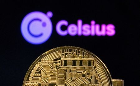 　暗号資産（仮想通貨）預かり・貸し付けサービスの米セルシウスが顧客の全口座からの資金引き出しを停止している問題で、テキサス州証券監督当局の執行責任者ジョセフ・ロタンダ氏は６月１６日ロイターに対し、同州とアラバマ、ケンタッキー、ニュージャージー、ワシントン計５州当局が調査に乗り出していると語った。１３日撮影（２０２２年　ロイター/Dado Ruvic/Illustration）
