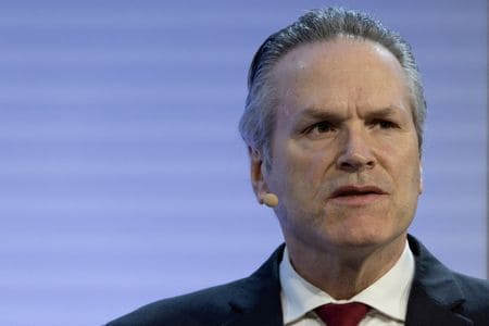 アジアを歴訪中の米アラスカ州のダンリービー知事（写真）は、同州で進めている天然ガスプロジェクトにおけるアジアからの支援獲得に向けた進捗（しんちょく）状況について、来週、トランプ政権に概要を説明すると明らかにした。１４日撮影。（２０２５年　ロイター/Kaylee Greenlee/File Photo）
