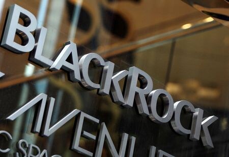 米資産運用大手ブラックロックは２３日公表した報告書で、投資先企業の環境・社会問題に関する株主提案への支持が減少したことを明らかにした。資料写真、２０１２年１月撮影（２０２３年　ロイター／Shannon Stapleton）