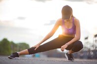 「なにこれ...」膝の下に現れた「卵のような」しこり、ランニングが習慣の25歳女性の動画にSNS震撼