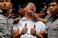 ミャンマー裁判所、ロヒンギャ迫害取材のロイター記者2人に禁錮7年の判決
