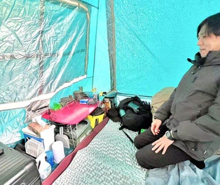 宇海くんが荒川河川敷に建てたテント