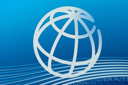 世界銀行は２日公表した報告書で、インドなど南アジア諸国における雇用創出が生産年齢人口の増加に追いついていないため、経済成長率を高める「人口ボーナス」を無駄にする恐れがあるとの見方を示した。写真は２０２３年４月、米ワシントンで撮影（２０２４年　ロイター/Elizabeth Frantz）
