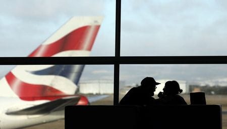 　７月１７日、英航空大手ブリティッシュ・エアウェイズ（ＢＡ）は１６日遅く、米ボーイングのジャンボジェット「７４７」型機を全機退役させると発表した。写真はボーイング７４７のＢＡ機。南アフリカのケープタウンで２０１８年１月撮影（２０２０年　ロイター／Hannah McKay）