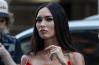 「私はウクライナのラブドール」整形疑惑に反論のミーガン・フォックス、不適切発言で炎上　「日本」にも言及？