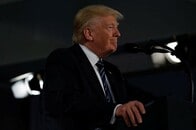 トランプ、朝鮮半島沖への原潜派遣を比大統領に漏らす