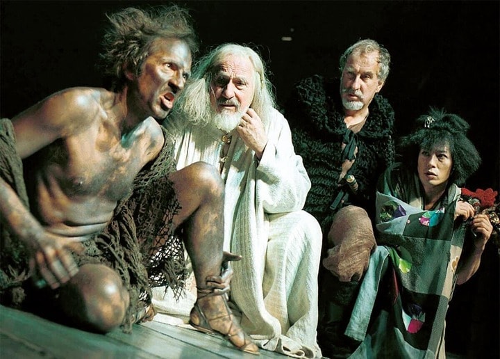 ロイヤル・シェークスピア・カンパニーの舞台『リア王』で道化役を演じる真田広之