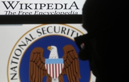 　５月２３日、米連邦控訴裁判所は、オンライン百科事典「ウィキペディア」が米国家安全保障局（ＮＳＡ）のオンライン監視プログラムについて、憲法の保障するプライバシー権や表現の自由を侵害しているとし、ＮＳＡを相手取って起こした訴訟について、訴えを棄却した一審の判断を破棄した。写真は２０１５年３月、サラエボで撮影（２０１７年　ロイター／Dado Ruvic）