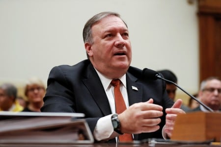 ５月２３日、ポンペオ米国務長官は北朝鮮の核問題を巡る交渉が誤った方向に進んだ場合、米国は交渉から撤退する用意があるとの見解を示した。写真は同日、下院外交委員会に出席するポンペオ長官（２０１８年　ロイター/Leah Millis）
