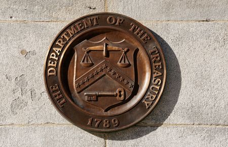 　米財務省が１２月１２日発表した１１月の財政収支は３１４０億ドルの赤字だった。写真は財務省のロゴ。１月２０日、ワシントンで撮影（２０２３年　ロイター/Kevin Lamarque）