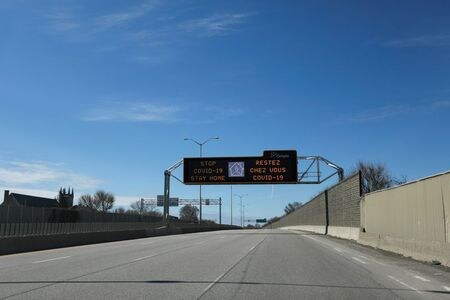 　４月６日、カナダの保健当局が５日発表した新型コロナウイルス感染による死者は前日から２０％増え合計２５８人に、感染者は約１２％増の計１万４４２６人となった。写真はカナダのオンタリオで４日撮影（２０２０年　ロイター／BLAIR GABLE）