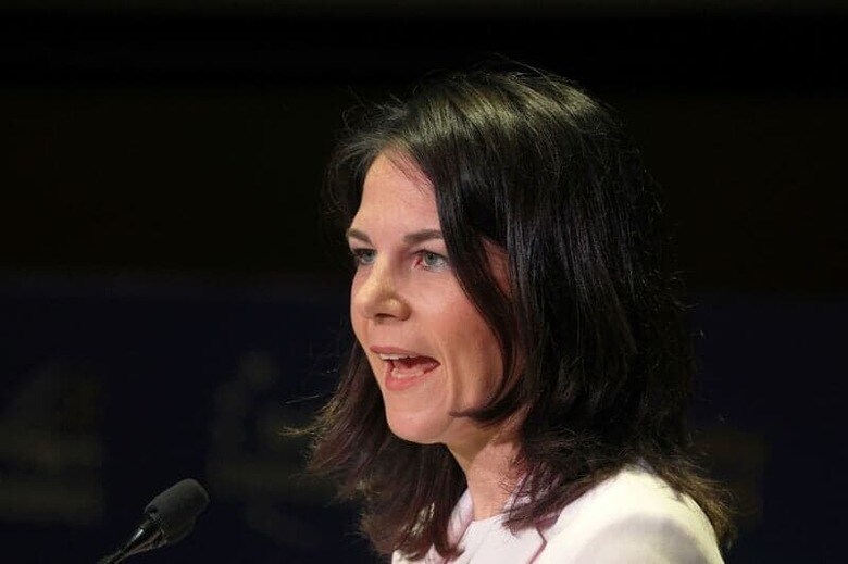 ドイツのベーアボック外相（写真）は２４日、イスラエルとレバノンの国境沿いでの衝突が激化し、中東の紛争が本格的に拡大するリスクが高まっていることを大きく懸念していると述べた。（２０２４年　ロイター/Ronen Zvulun）