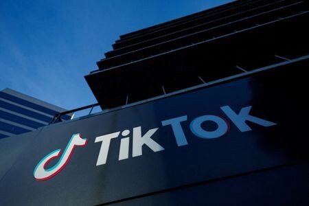 　４月２３日、中国系短編動画投稿アプリ「ＴｉｋＴｏｋ（ティックトック）」は、簡易版「ＴｉｋＴｏｋ Ｌｉｔｅ」に関するリスク評価報告書を欧州委員会に提出したことを明らかにした。カリフォルニア州カルバーシティーで３月１３日撮影（２０２４年　ロイター/Mike Blake）