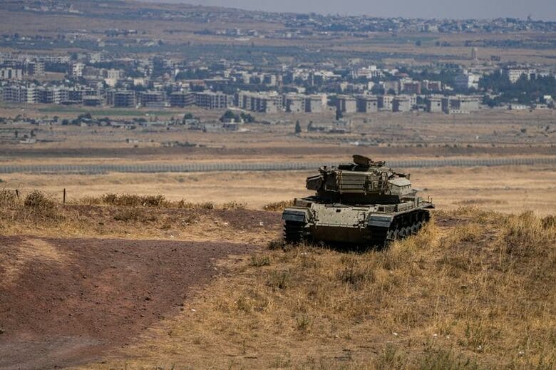 2026年8月20日、イスラエルが占領するゴラン高原とシリアとの間の停戦ライン付近   REUTERS/Ayal Margolin