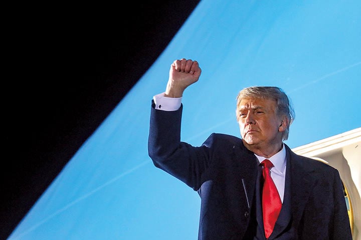 トランプはBLMを逆手に取り法と秩序の重要性を訴える　LEAH MILLIS-REUTERS