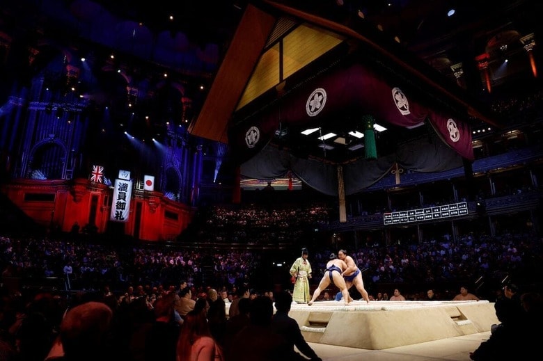 ロイヤル・アルバート・ホールで行われた大相撲ロンドン公演の一幕（2025年10月17日） Action Images via Reuters