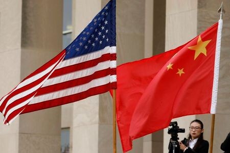 米ホワイトハウスは１２日、バイデン大統領が米東部時間１５日夜に中国の習近平国家主席とオンライン形式の首脳会談を開催すると正式発表した。２０１８年１１月撮影（２０２１年　ロイター/Yuri Gripas）