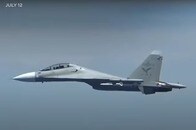 【動画】目の前を横切る、翼が触れそうな「異常」接近...中国軍機の危険すぎる飛行の数々