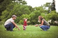 成功する子供を育てるには、賢さではなく努力を褒めよう