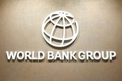 世銀、気候関連融資の45％目標撤回　行動計画は延長