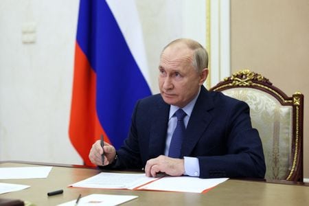 ロシアのプーチン大統領は２日、包括的核実験禁止条約（ＣＴＢＴ）の批准撤回法案に署名し、同法は成立した。１０月２７日の代表撮影。（2023年　ロイター）