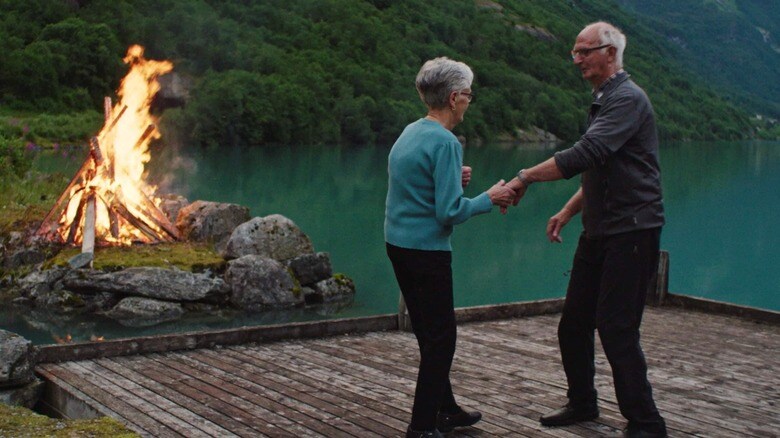 ノルウェーのノルウェーの山岳地帯に暮らす老夫婦に、ドキュメンタリー作家の娘が1年をかけて密着した　© 2023 Speranza Film AS