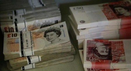 　６月２４日、英国の欧州連合（ＥＵ）離脱の是非を問う国民投票の序盤の開票状況で、イングランド北東部サンダーランドで離脱票が残留票を上回った。同市の投票結果などを受け、ポンドが急落している。写真はウィーンで２０１３年７月撮影（２０１６年　ロイター/Leonhard Foeger）
