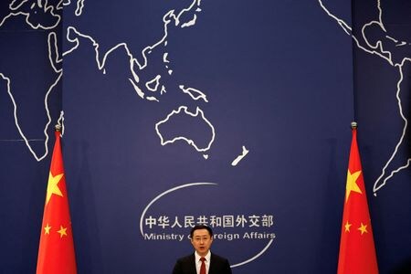 写真は中国外務省の林剣報道官。4月、北京で撮影。REUTERS/Tingshu Wang