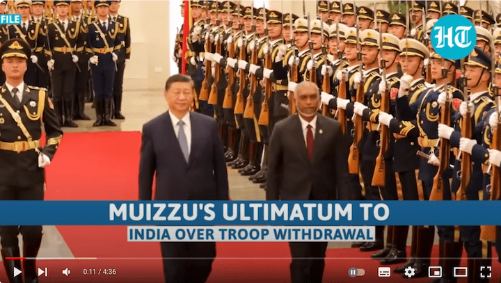 親中に舵を切ったモルディブのムイズ大統領（右）と中国の習近平国家主席　Hindustan Times/YouTube