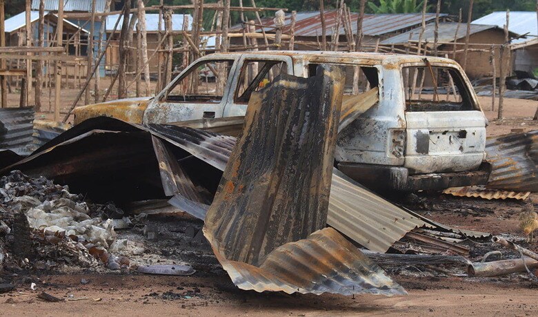 ADFとみられる武装勢力に襲撃された集落（2024年6月9日、コンゴ民主共和国・北キブ州ベニ地域）　Gradel Muyisa Mumbere-REUTERS