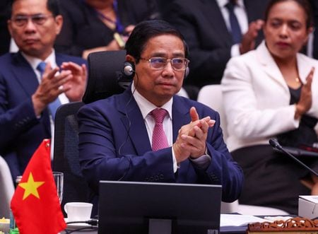 　ベトナムのファム・ミン・チン首相は２０日、２０２６年の国内総生産（ＧＤＰ）伸び率を過去最高の１０％以上に引き上げることを目指すと表明した。５月撮影（２０２５年　ロイター/Hasnoor Hussain）