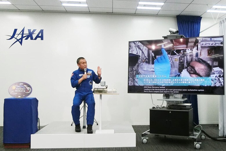 宇宙空間での水再生技術は、「安全な水とトイレを世界中に」が目標のSDGsの6番に寄与できる具体例になる、と語る若田宇宙飛行士　筆者撮影