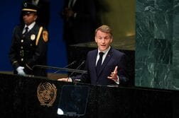 マクロン氏、ガザ和平巡りトランプ氏批判　「恥ずべき光景」
