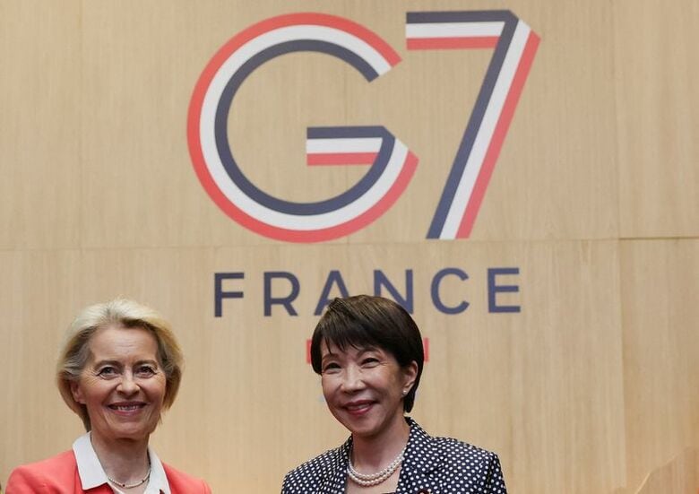 Ｇ７首脳会合に参加した高市早苗首相（右）。６月１７日、フランスのエビアンで撮影（２０２６年　ロイター/Denis Balibouse）