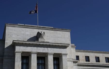 米フィラデルフィア地区連銀のハーカー総裁は２６日、連邦準備理事会（ＦＲＢ）は米経済がパンデミック（世界的大流行）の影響から回復するまで支援を続けるとし、インフレが制御不能になるとは懸念していないと述べた（２０２１年　ロイター／Leah Millis）