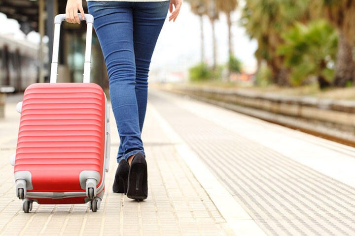 都会の大学でジェンダーを学んだ女子は田舎に帰るのを嫌がる？　AntonioGuillem/iStock.