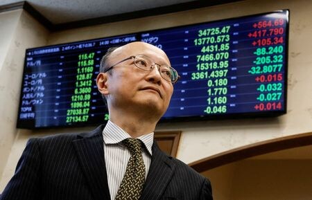 　４月２９日、神田真人財務官はこの日の午後、外国為替市場でドル／円が乱高下したことについて、「為替介入の有無については申し上げない」と述べた。「必要に応じて適切な対応する」とし、「２４時間３６５日、平時であっても対応できる」と語った。財務省で２０２２年撮影（２０２４年　ロイター／Issei Kato）