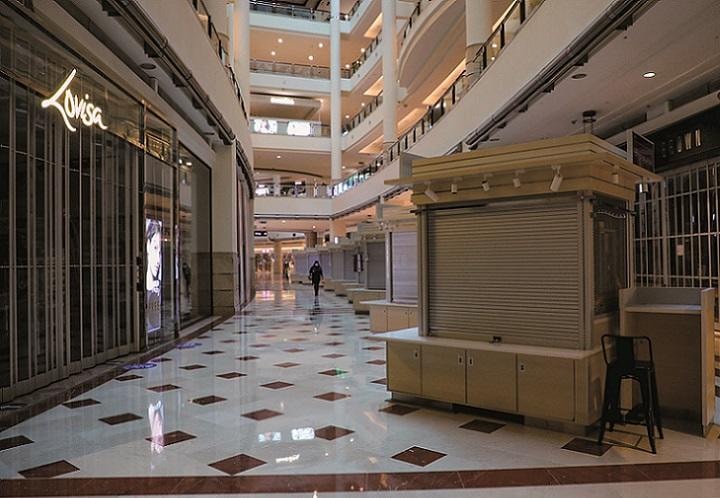 「完全ロックダウン」で商業施設からも人影が消えた（6月1日）　LIM HUEY TENGーREUTERS