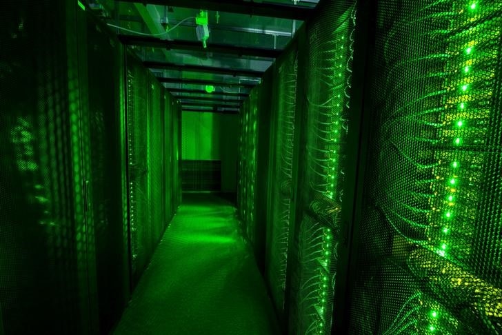 ３月２７日、米金融業界では、仮想通貨それ自体よりも土台となるブロックチェーン技術に対する期待が高い。しかし同技術を活用する世界的なプロジェクトがここにきて相次いで棚上げされ、夢と現実のかい離が露呈している。写真は２０１５年撮影（２０１８年　ロイター/Sigtryggur Ari）