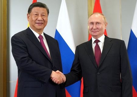 　９月９日、中国の習近平国家主席（写真左）とロシアのプーチン大統領（同右）は北朝鮮建国記念日に際して、同国の金正恩朝鮮労働党総書記にメッセージを送った。カザフスタン・アスタナで７月代表撮影（２０２４年　ロイター）