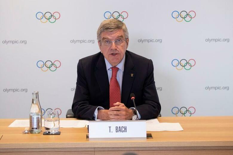 国際オリンピック委員会(IOC)のバッハ会長は、2021年に東京五輪を開催することに引き続き完全にコミットしていると述べ、安全な開催に向け複数のシナリオを検討していることを明らかにした。写真はスイスで記者会見するバッハ氏。提供写真(2020年　ロイター/IOC/Greg Martin)