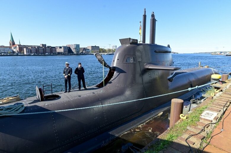 写真はドイツ・キールにあるＴＫＭＳの造船所に停泊する潜水艦U-34。2026年4月22日撮影。REUTERS/Fabian Bimmer