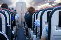 ロシア機乗客、出発直前の機内で「離陸しないで」「3人の傭兵に追われている」とパニックに...フライトは2時間遅延