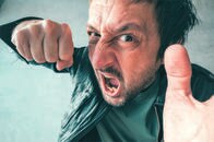 性的暴行の衝動70%抑制　キレやすい人の衝動には電気刺激が効く?